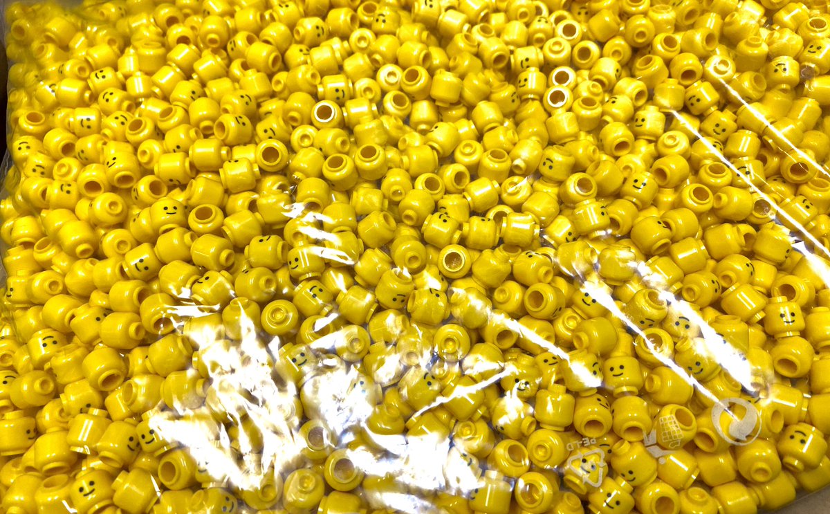 レゴ、1トン買いました。 年に一度くらいの大人買い。 