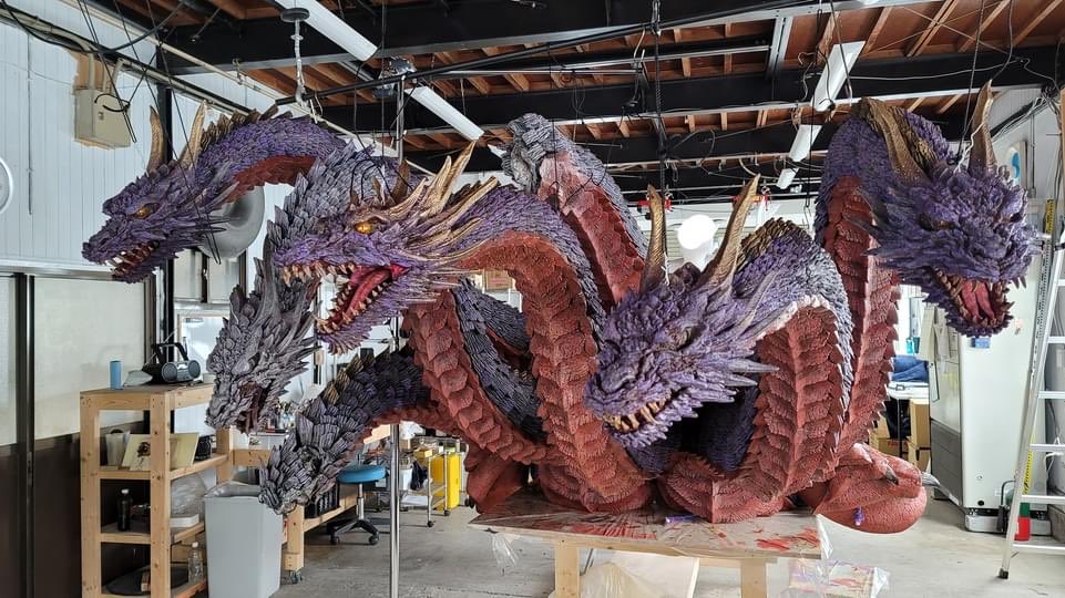 非常にカッコいいヤマタノオロチの着ぐるみが完成しました