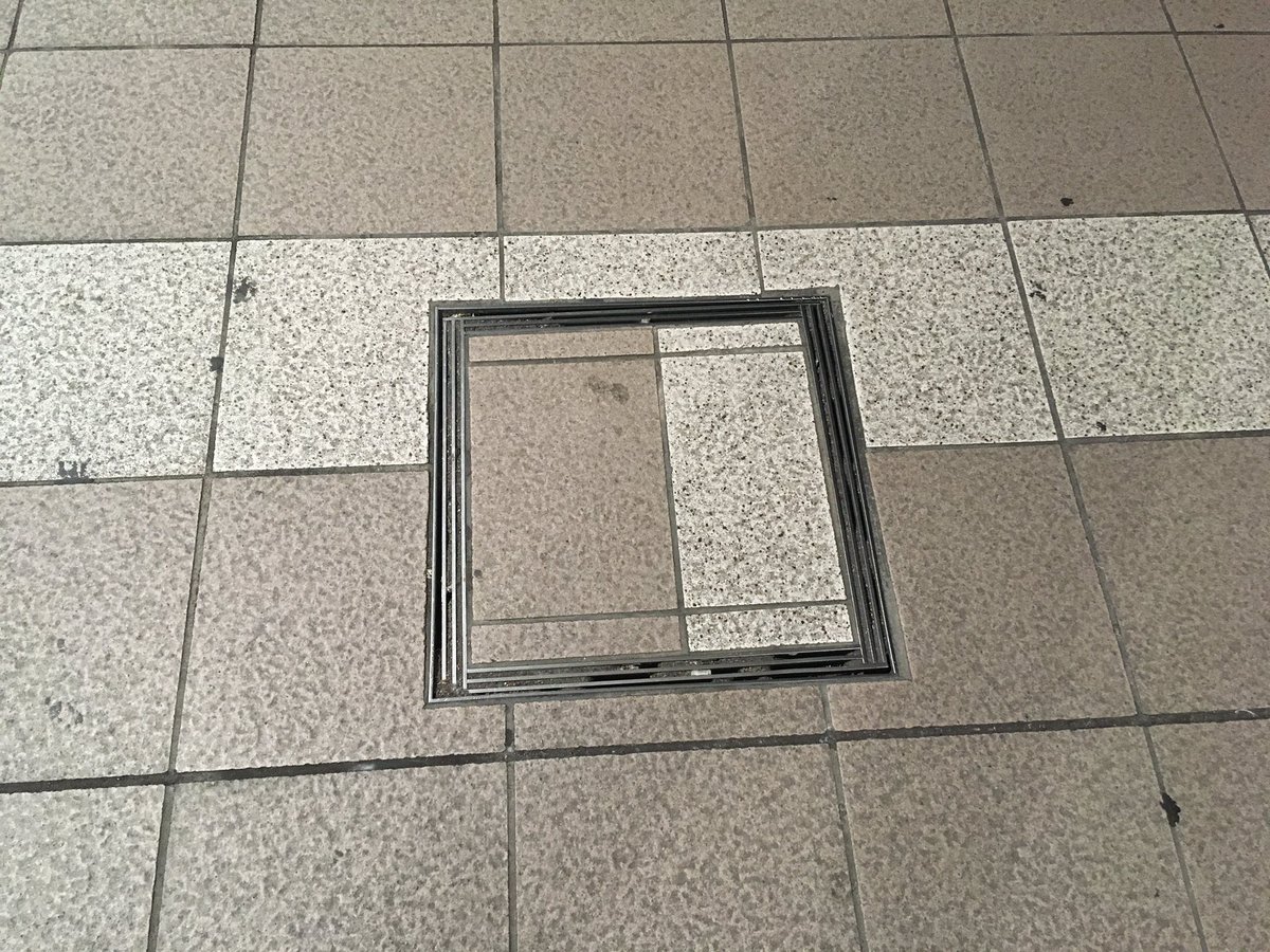 グギギ…気になる…外してはめ直したい… 