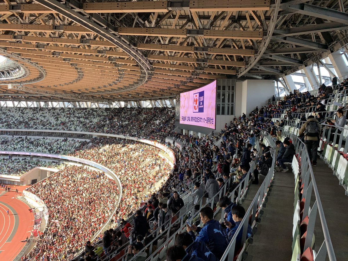 スタジアムの事をよく知らない人達が設計した感が凄いよ