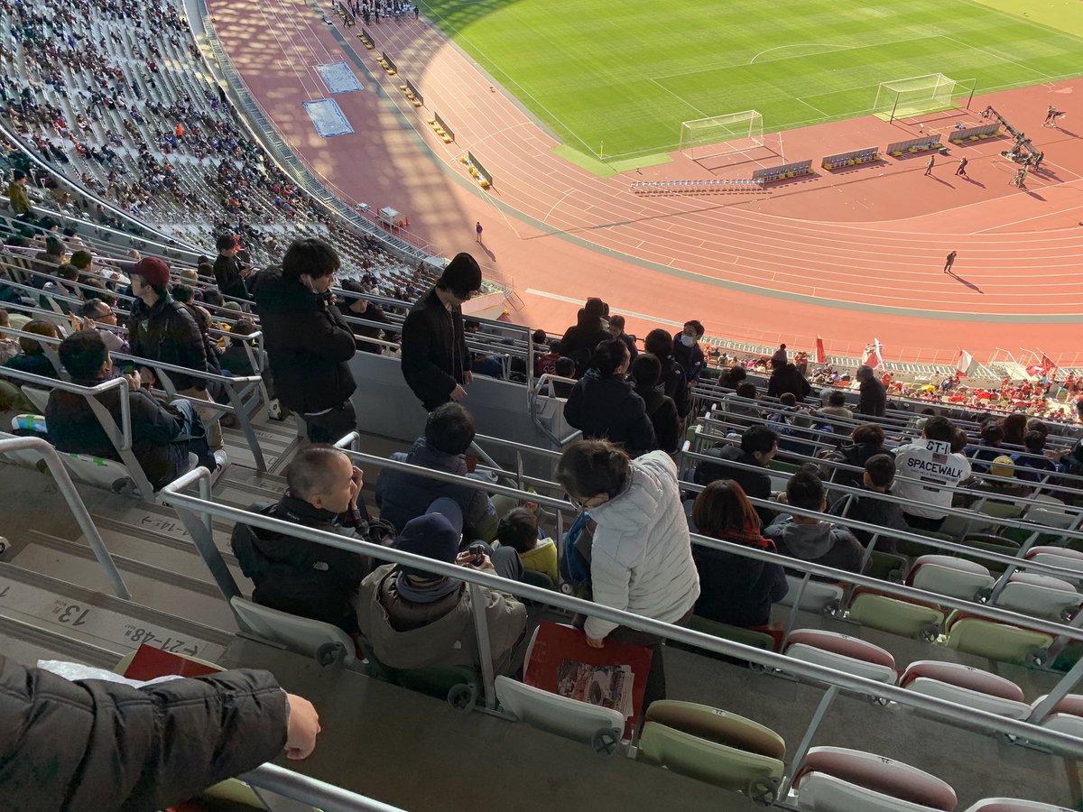 スタジアムの事をよく知らない人達が設計した感が凄いよ