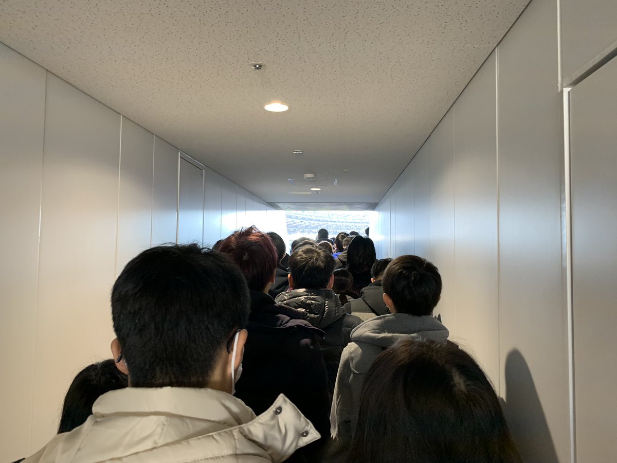 スタジアムの事をよく知らない人達が設計した感が凄いよ