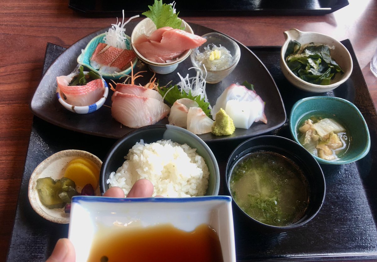 ゆるキャンS2  堂ヶ島食堂 　　←理想　　　　　現実→ 