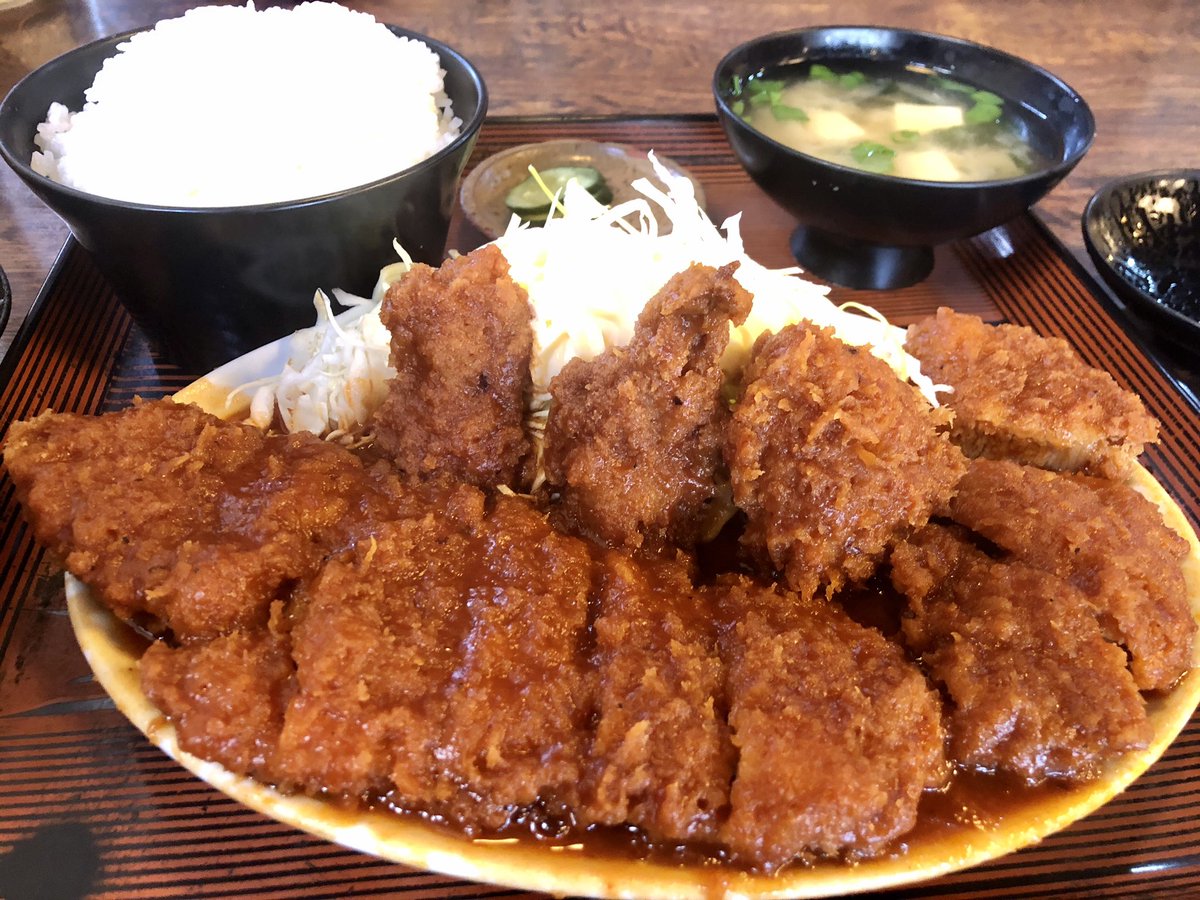 ご飯大盛りを注文したら、カツまで増やしてくるという大胆かつ巧妙な手口でした