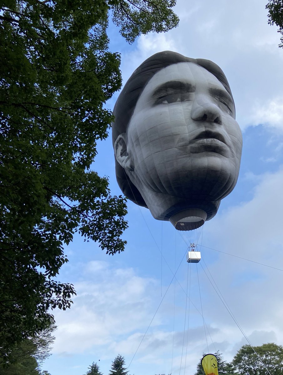 代々木の気球、完全に伊藤潤二の首吊り気球で怖すぎるんだが… 