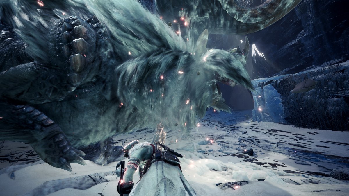 大剣　真・溜め斬り（強撃） 柔らかくダメージが通りやすいモンスターの弱点部位に対し、真・溜め斬りの1段目を当てると、2段目がより高威力になる