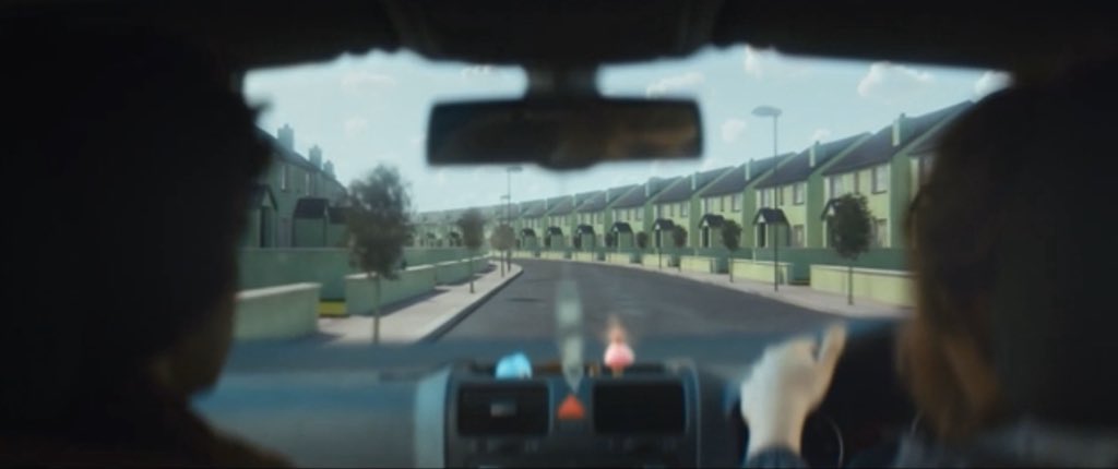 初の新居を探す若い夫婦が謎めいた不動産業者によって全く同じ家ばかりが並ぶ迷路のような新興住宅地に案内されるも、やがて住宅地から抜け出せなくなり、更に謎の子どもを育てるよう強要されるスリラー映画『Vivarium』かなり面白そう