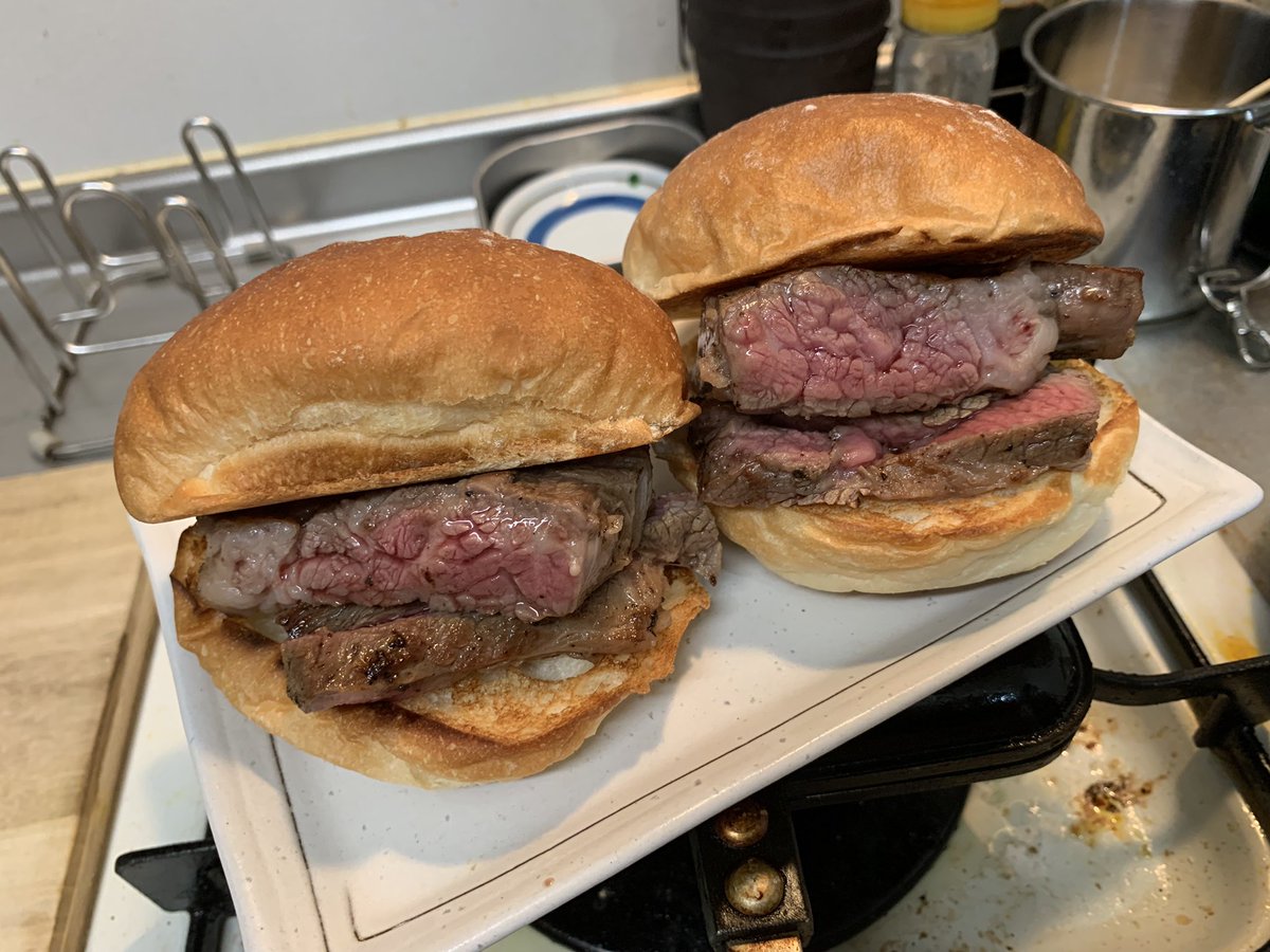 ほほう、これがうわさのマリトッツォですか。 