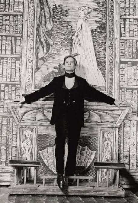 ジェレミー・ブレットが演じるドラキュラ伯爵も最高なんですよ