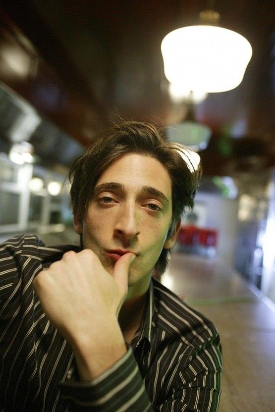 ガリかと思わせておいて腹筋バキバキです