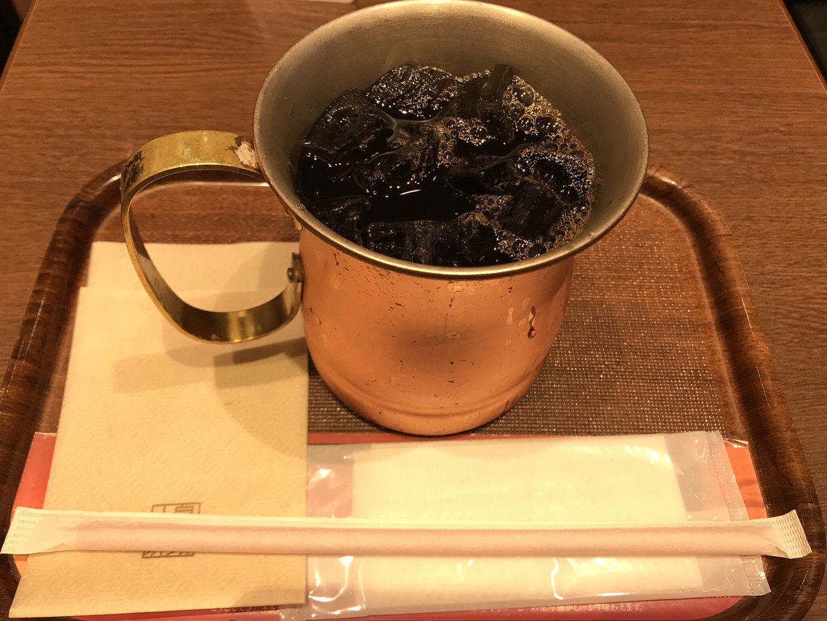 練習まで時間あるのでのんびり☕️ 「どうやったら卓球強くなりますか