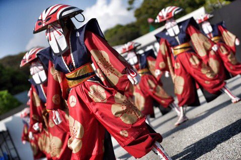 @yopyopy19881228 櫻燕隊とおなじく九州で活躍する覆面和踊り集団「太宰府まほろば衆」もすごく格好良くておすすめです