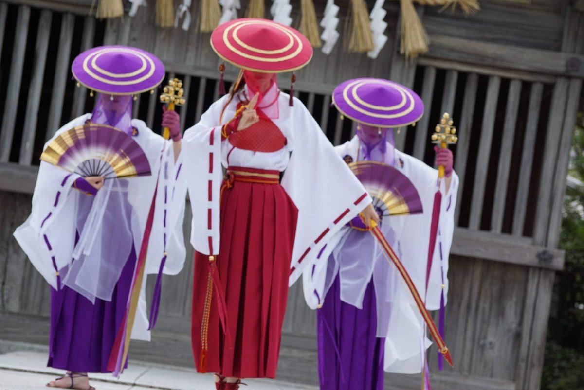 @yopyopy19881228 櫻燕隊とおなじく九州で活躍する覆面和踊り集団「太宰府まほろば衆」もすごく格好良くておすすめです