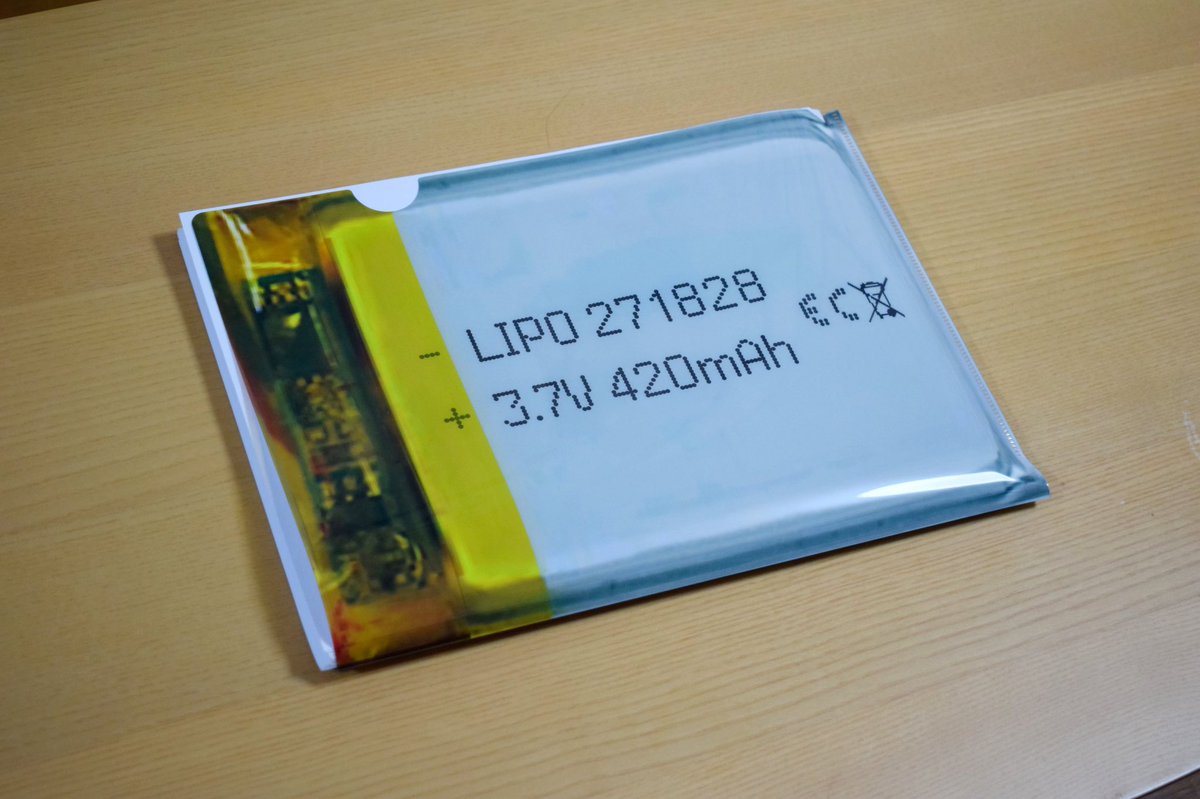 書類を入れれば入れるほど不穏になるクリアファイルできた 