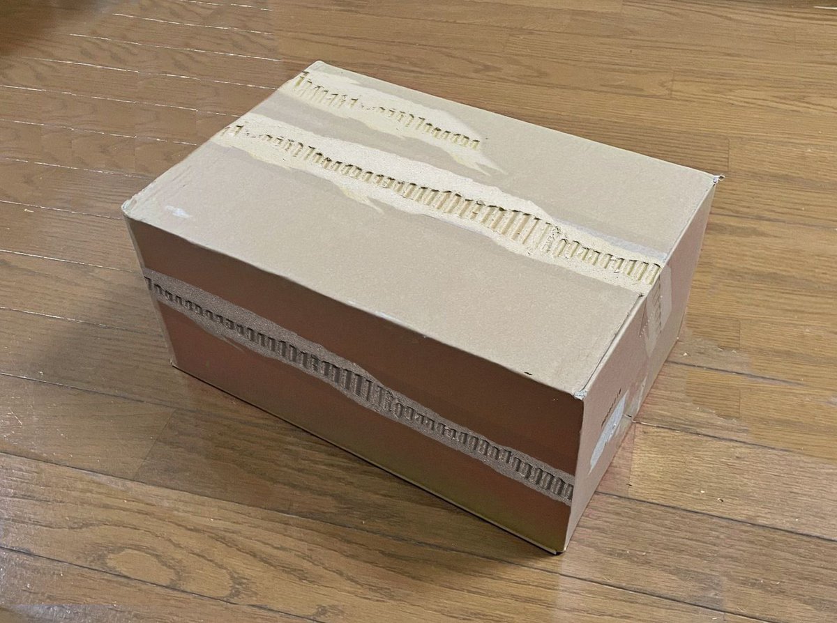 【本日から】 「貼れば貼るほど破れるテープ」完成しました