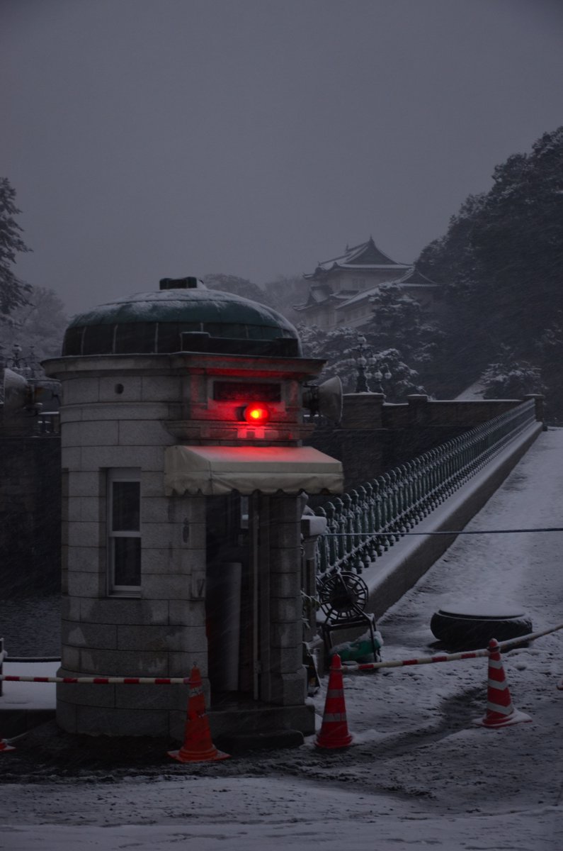 Q：東京に雪が降るとどうなりますか？ A：「帝都」がそこに現れます 