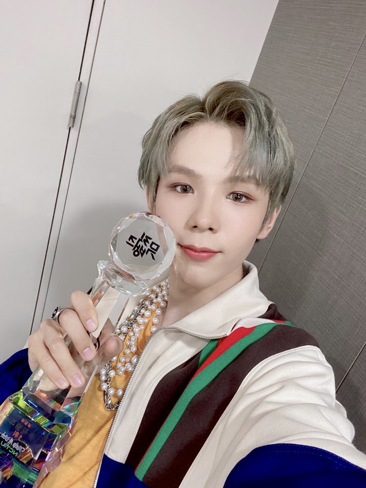 우리 시즈니~‼︎ 오늘도 1위 했어요🥳🏆 make a wish에게 많은 사랑을 해줘서 너무 너무 고마워요😭 저도 앞으로도 NCT의 힘이 될수있도록 열심히 할테니까 응원해주세요~‼︎ 1位🏆🏆たくさんの応援、本当にありがとうございます😊 #SHOTARO #MakeAWish #MakeAWish3rdWin #NCT #NCTU #뮤직뱅크