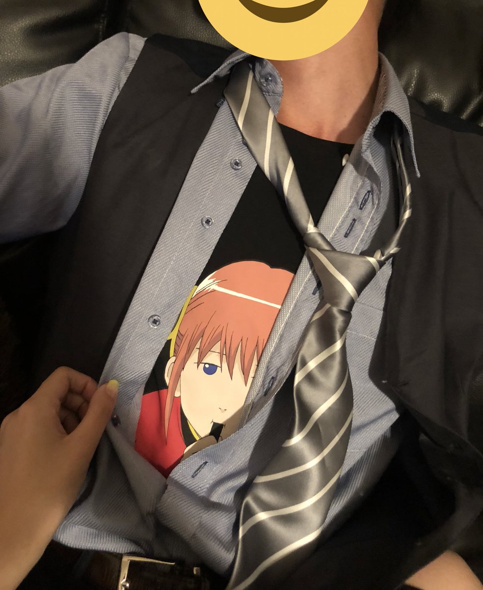 スーツ姿で帰ってきた彼があまりにも性癖にぶっ刺さったんで、エロい事してやろうと服脱がせてたら、神楽ちゃんが雰囲気ぶち壊しにしてきたのが昨晩のハイライト 