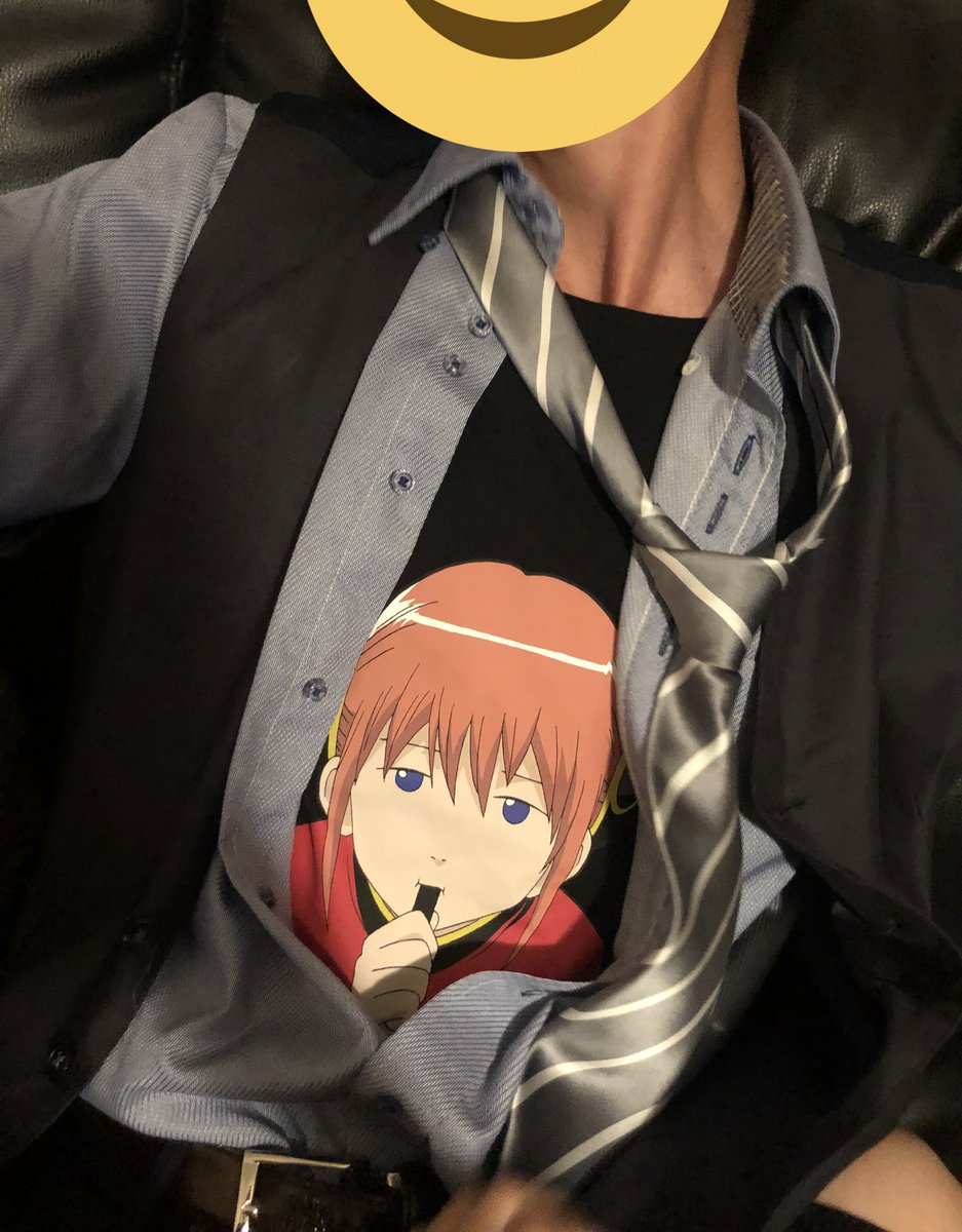 スーツ姿で帰ってきた彼があまりにも性癖にぶっ刺さったんで、エロい事してやろうと服脱がせてたら、神楽ちゃんが雰囲気ぶち壊しにしてきたのが昨晩のハイライト 