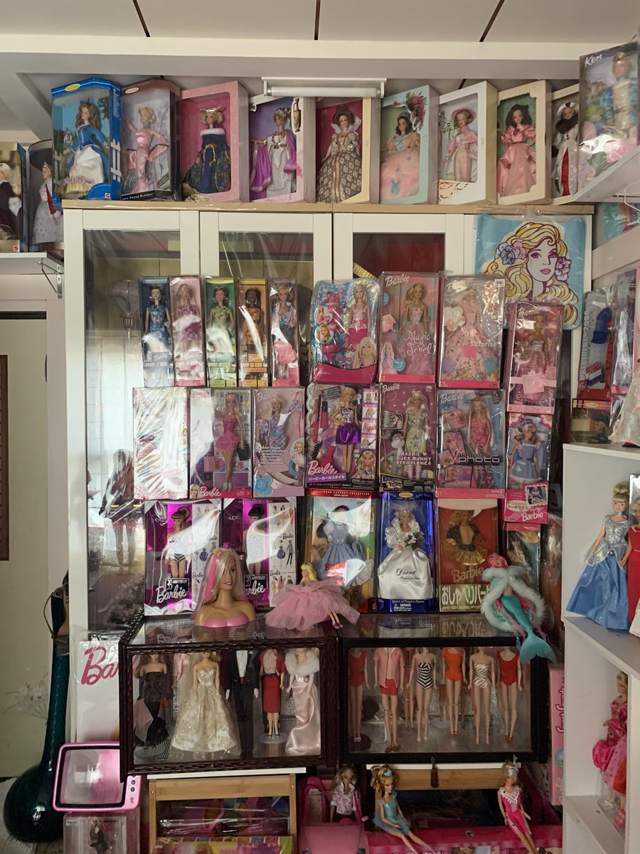 ゴールデンウィーク中部屋見ないでねって鶴みたいな事母に言われてたんだよね  さっき呼ばれてみたらこんなんなってた 母の長年の夢が叶ったみたいで良かった  Twitterに載せてって言われたので載せるね、祝ってあげてくだせぇ… 