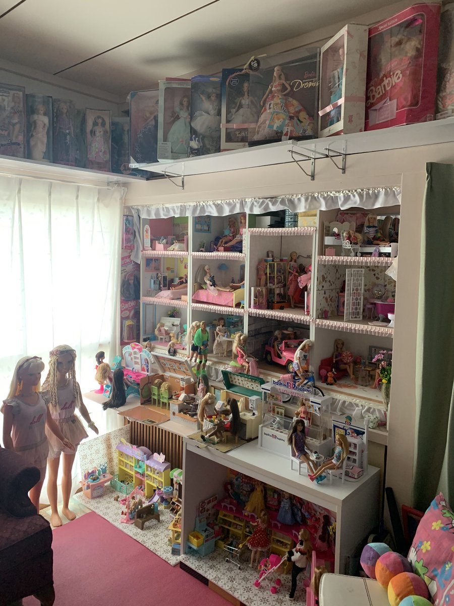 ゴールデンウィーク中部屋見ないでねって鶴みたいな事母に言われてたんだよね  さっき呼ばれてみたらこんなんなってた 母の長年の夢が叶ったみたいで良かった  Twitterに載せてって言われたので載せるね、祝ってあげてくだせぇ… 