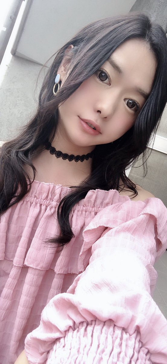  女性ホルモンや手術とかしてない男性でも髪の毛綺麗に伸ばすことはできるからみんなロン毛になろうな