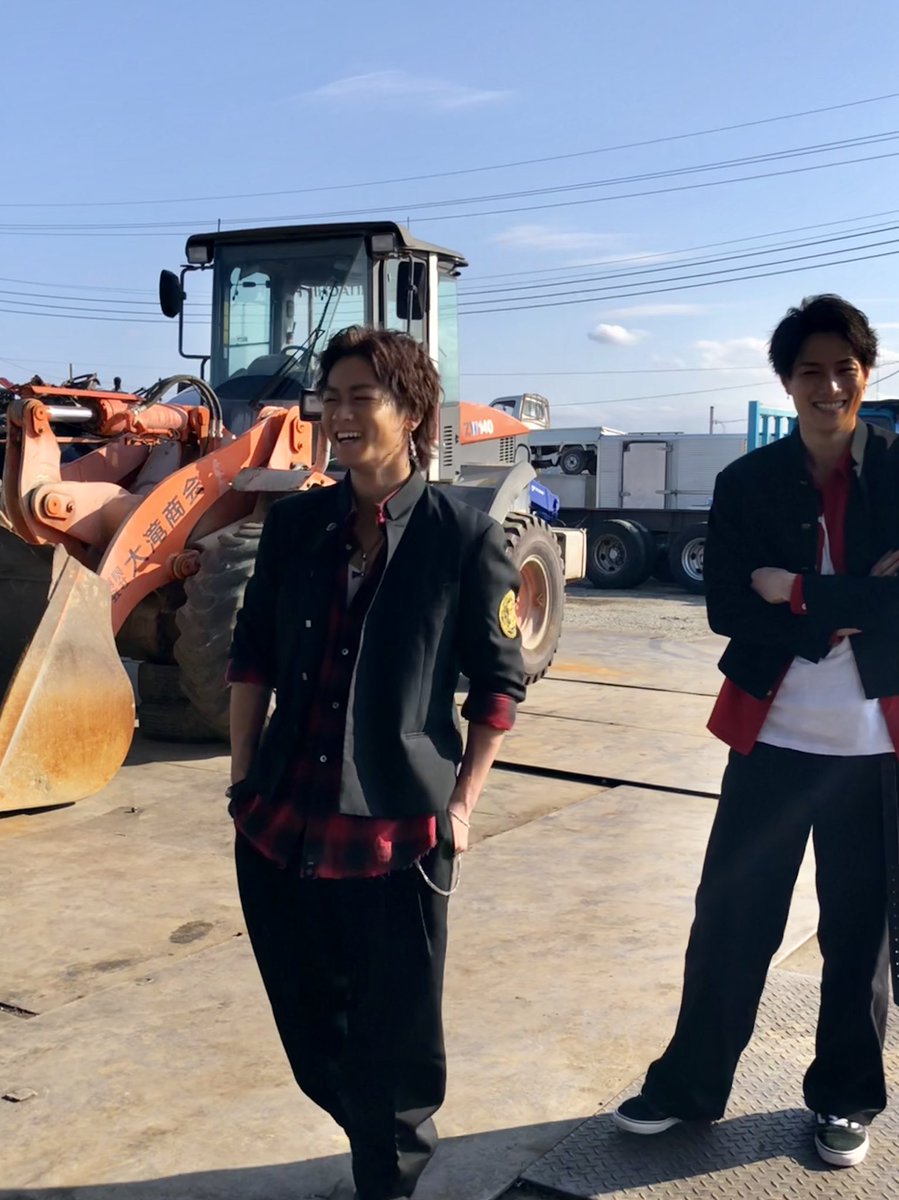 オフショット プリレジェ オフショット年末大放出 撮影合間にパチリ 鈴木伸之 川村壱馬 京極兄弟 笑顔
