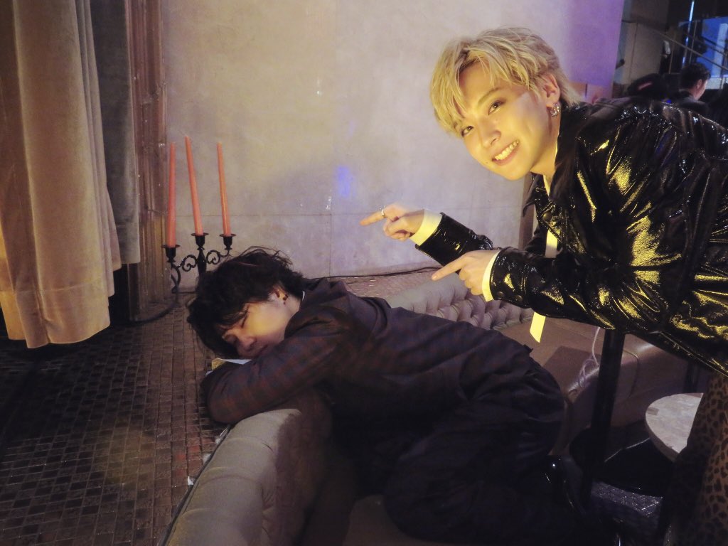 ＼明日放送‼️／  ドラマ #貴族誕生 第４話は明日深夜放送‼️  今回はとてもハードな 撮影スケジュールだったので💦 空き時間には