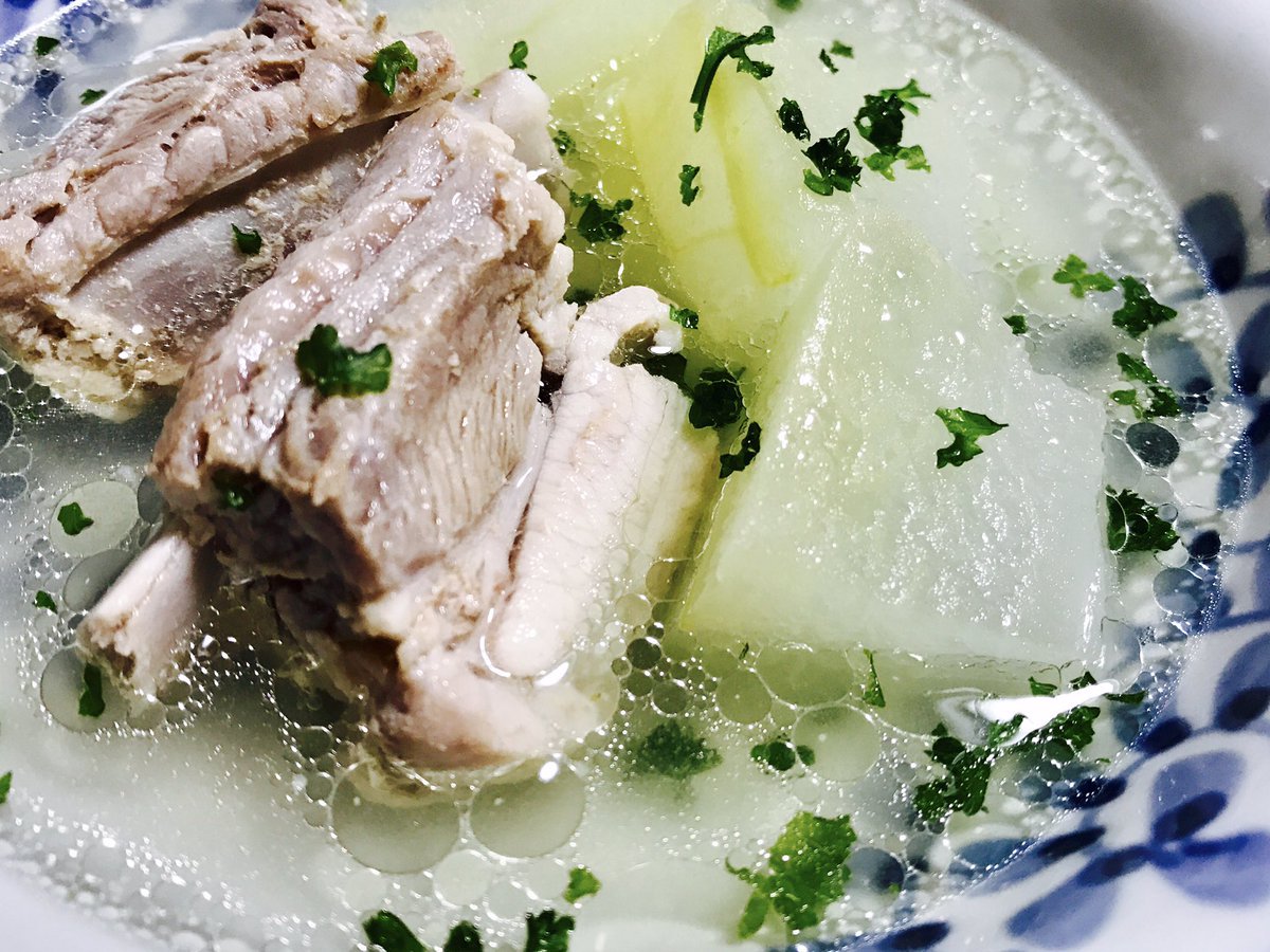   全部入れて、水を浸るぐらい入れ極弱火で20分以上煮る