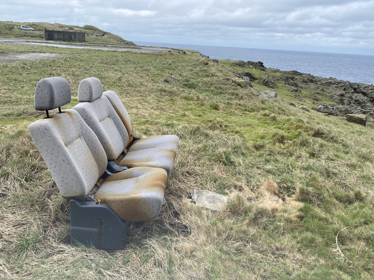 めちゃいい感じの不法投棄見つけた。 