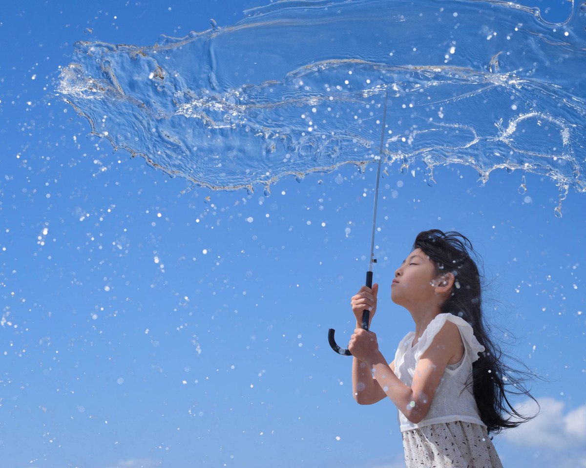 暑い日に水傘はいかがでしょうか。 UVカット0%、防水0%です。 