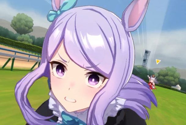 真面目な顔で滅茶苦茶振り絞るマックイーンなんだけど、後ろの赤い服着た白いヤツのせいで別の意味に見えるという画像 