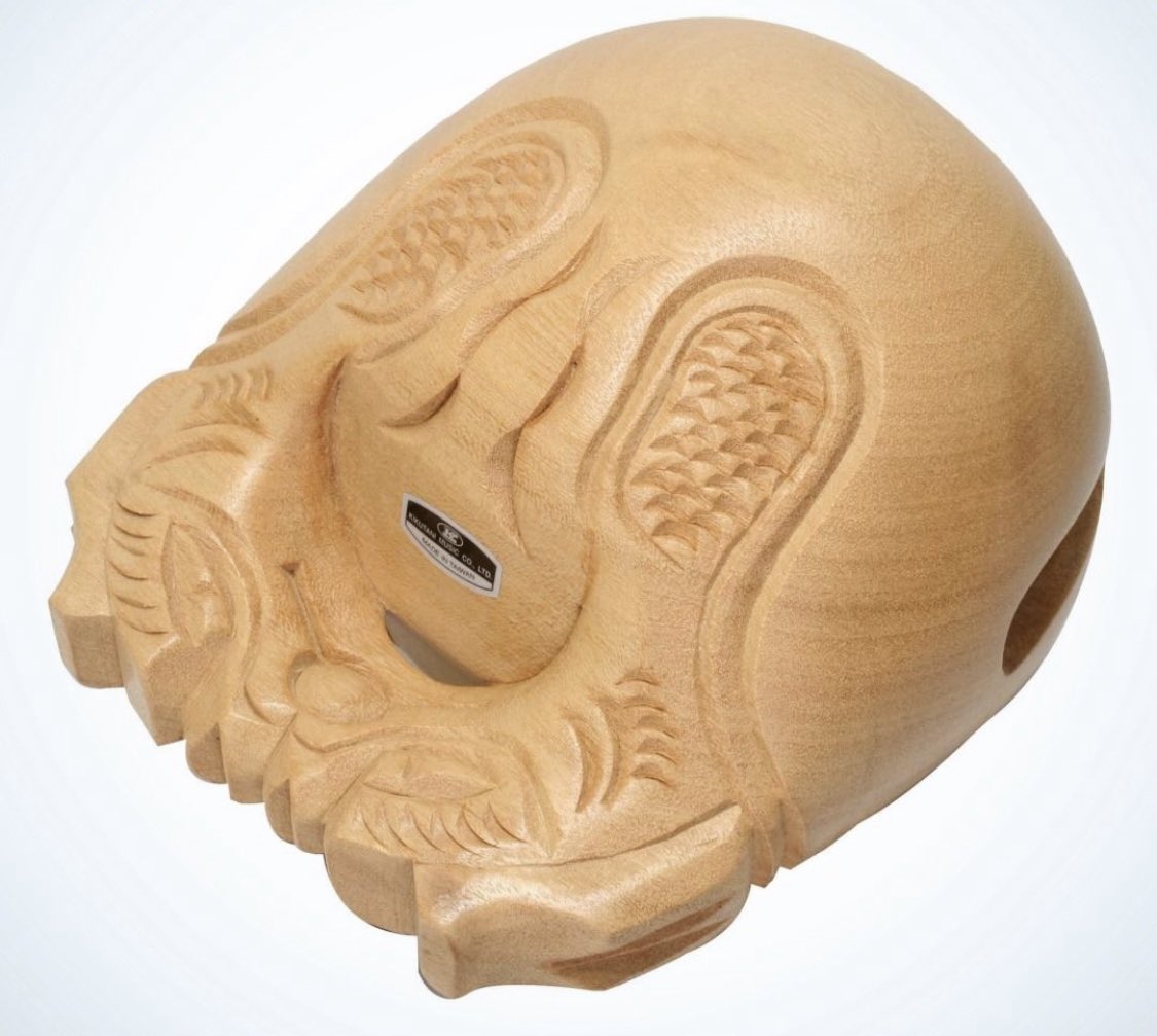 USBを挿せる新手の木魚かと思いワクワクしてよく見たら、ただのシールだった