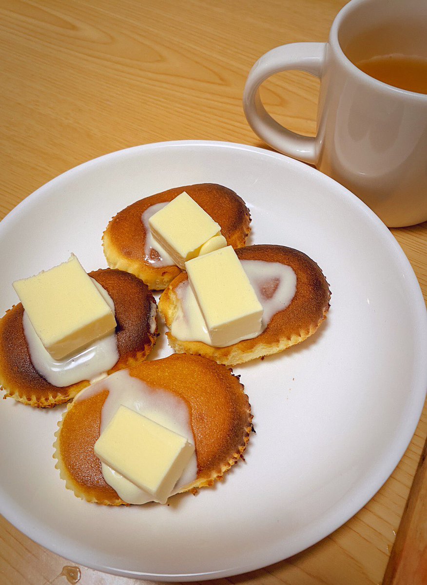 話題のかじるバターアイス、チーズ蒸しパンと合わせたら神の食べ物になるのでは…と思って試したら神になってしまった