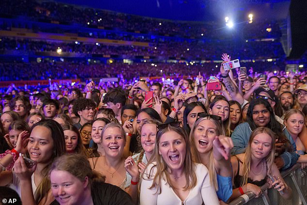 ニュージーランドではコロナ後最大となる5万人規模の野外音楽フェスが開催されました 