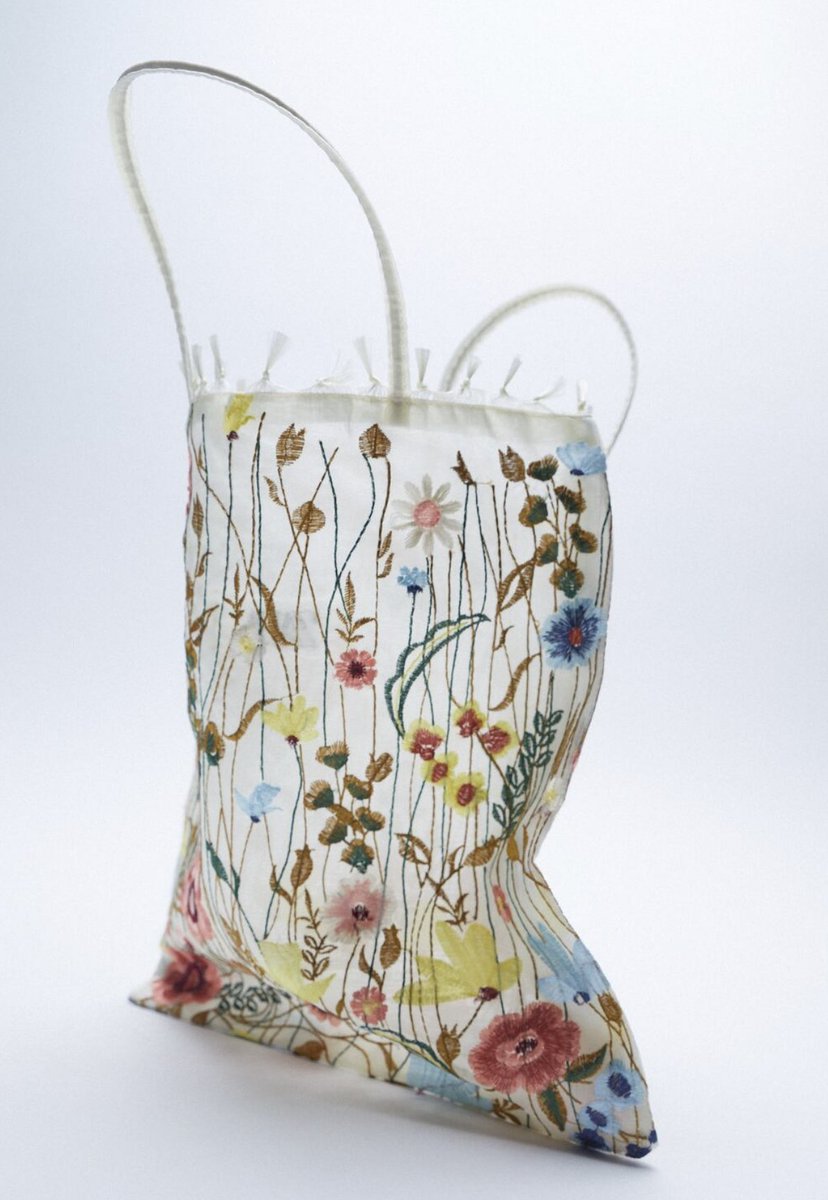 ZARAの刺繍トート、透け感が春夏っぽくて可愛いな💐✨ 