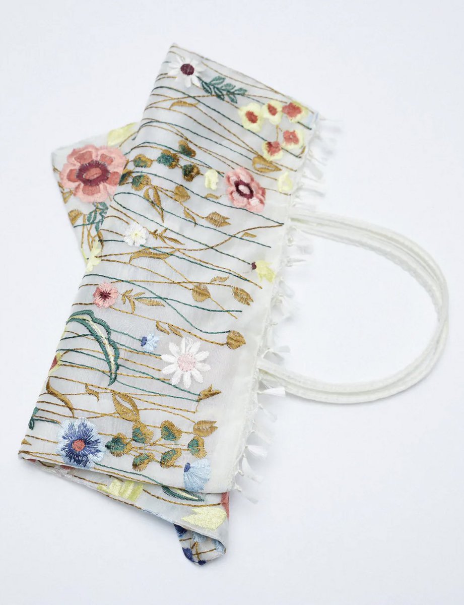 ZARAの刺繍トート、透け感が春夏っぽくて可愛いな💐✨ 