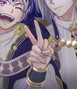 このピースの仕方考えた人夏のボーナス10億円貰って欲しい 