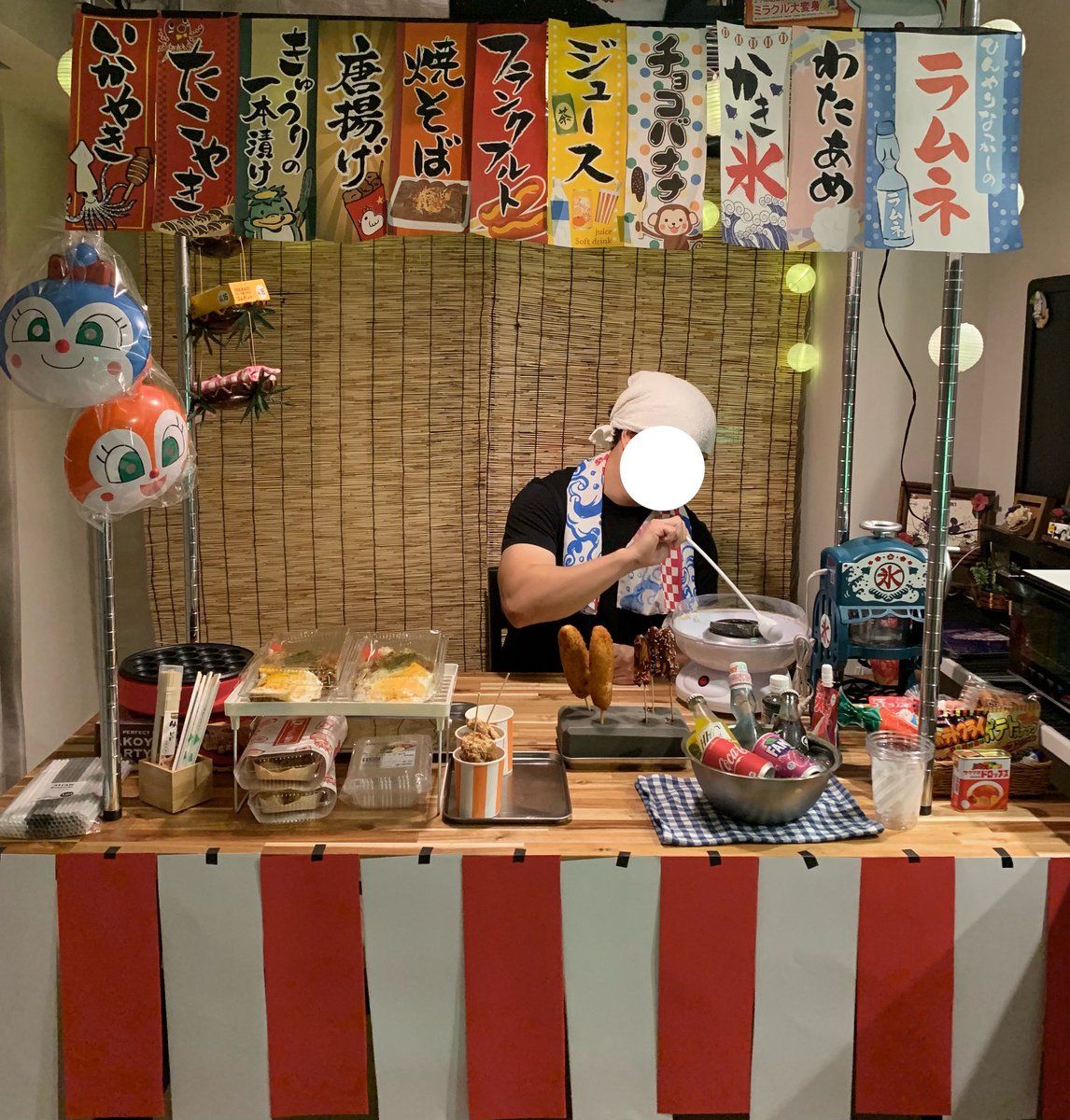 どこにも遊びに行けないわたしたちのために旦那が企画から準備までしてくれたお祭り🏮🍧🎇うぶちゃんと仕事から家に帰って部屋を開けたら「へいらっしゃい