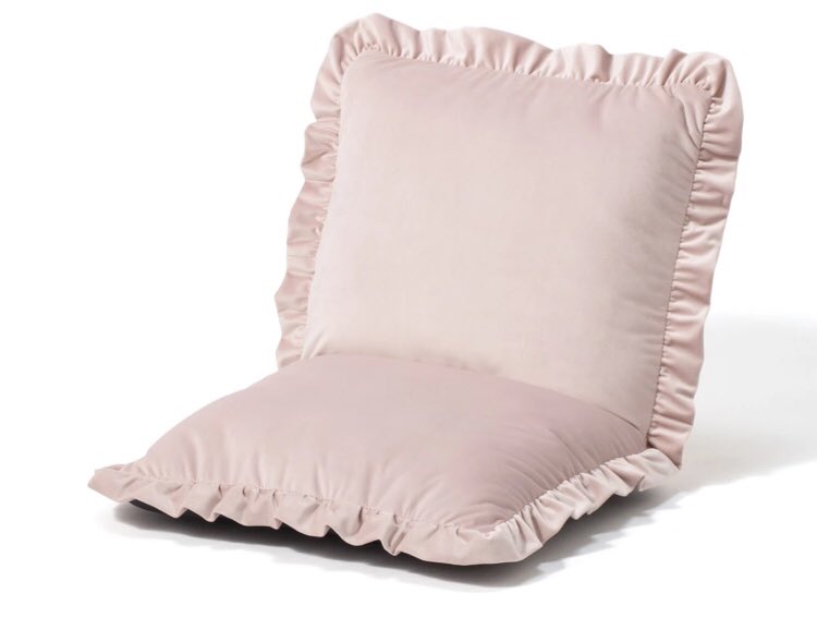 Francfranc  とても可愛い座椅子でいい意味で生活感を抑えられるので、部屋の家具を統一させたい方にもオススメです