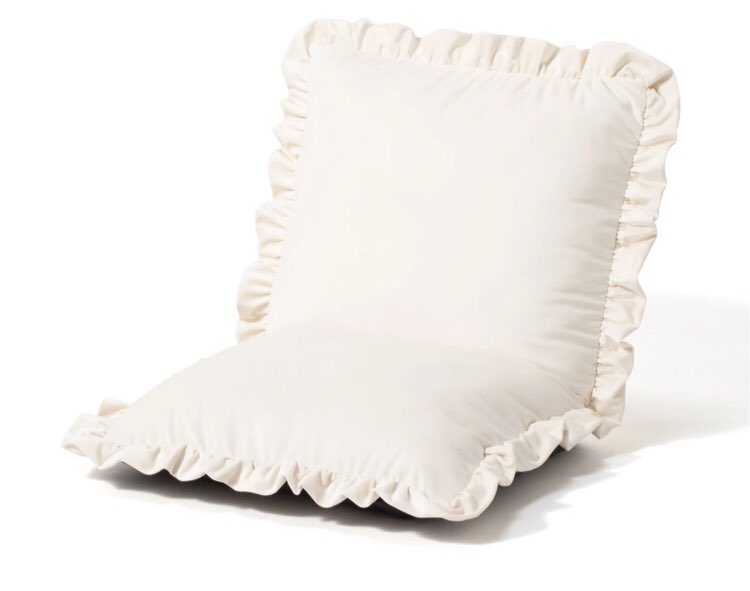 Francfranc  とても可愛い座椅子でいい意味で生活感を抑えられるので、部屋の家具を統一させたい方にもオススメです