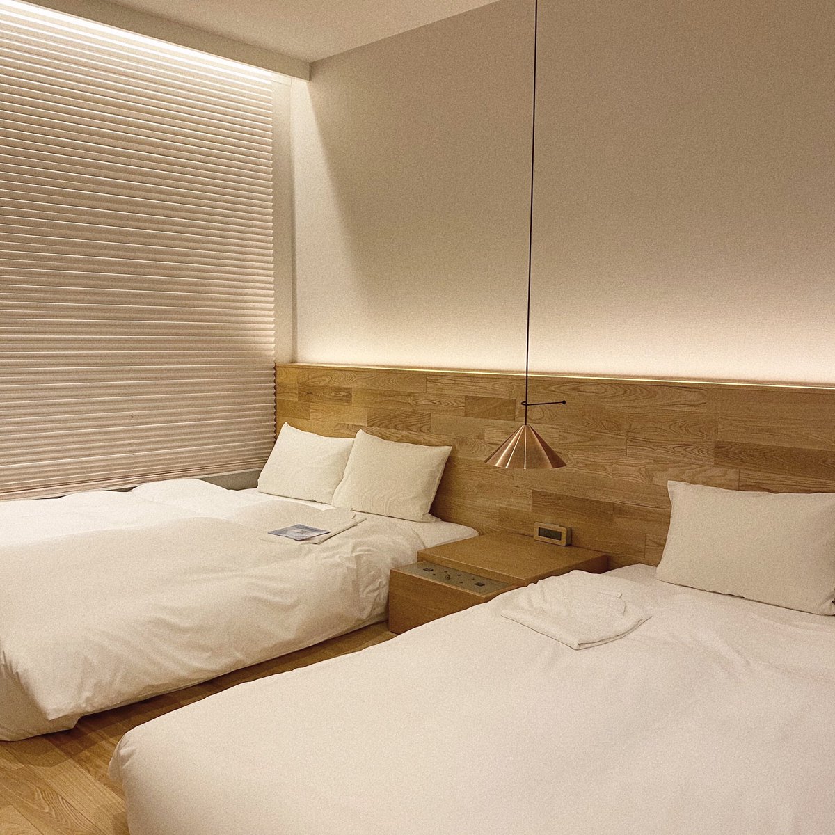 この間大阪で泊まった『Hotel androoms Osaka 🛏』ナチュラルテイストなお部屋で1部屋6000〜7000円（2人で宿泊すると1人約3000円◎）、本町駅から徒歩6分