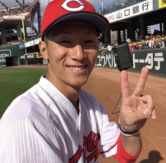 野球界の推し、濵田くんに似てるんだけどスタバの店員さんにたぶん濵田くんと間違えられてて草 