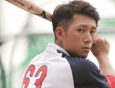 野球界の推し、濵田くんに似てるんだけどスタバの店員さんにたぶん濵田くんと間違えられてて草 