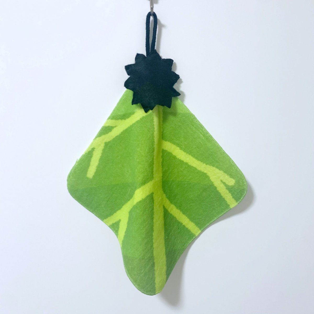 キャベツを食べるウニ好きすぎてタオル作った 手拭くと取り合いみたいになる 