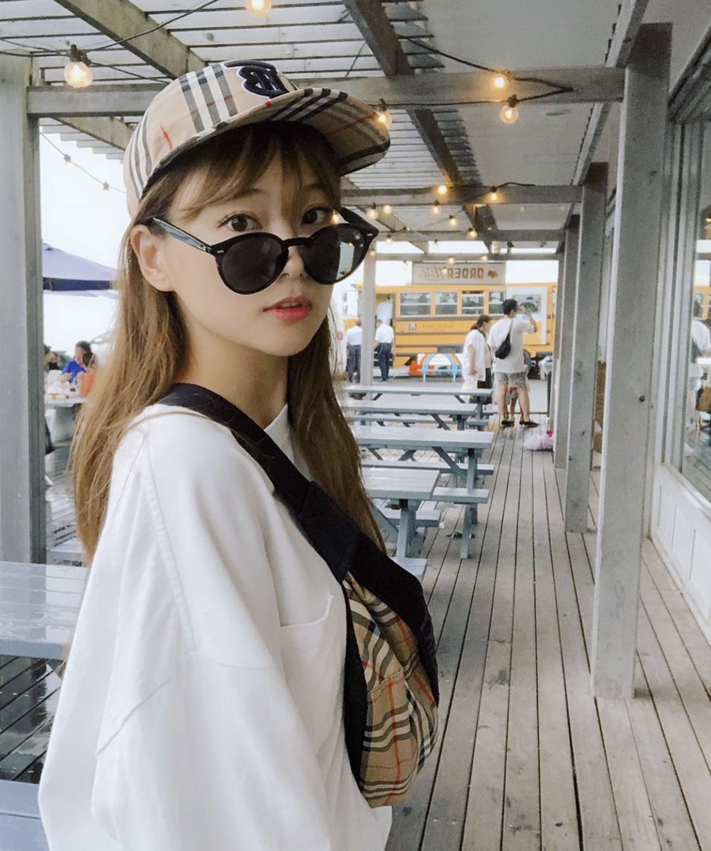 めちゃイケ時代で止まってたんだけど久々に重盛さと美見たら顔も服装も激キャワすぎる