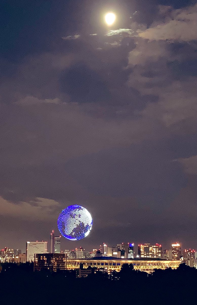 月と地球撮れた🌕🌎 #Tokyo2020 #開会式 