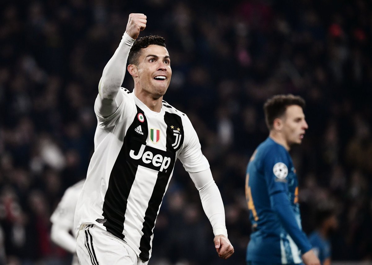 UEFA Champions League Full time at Juventus Stadium: ユベントス 3-0 アトレティコ・マドリー (agg3-2 27' : クリスティアーノ・ロナウド 49' : クリスティアーノ・ロナウド 86' : クリスティアーノ・ロナウド ロナウド劇場!!!! ユベントスがCR7のハットトリックで2点差をひっくり返し逆転突破!!!