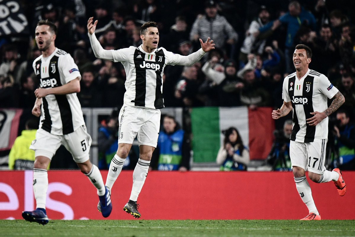 UEFA Champions League Full time at Juventus Stadium: ユベントス 3-0 アトレティコ・マドリー (agg3-2 27' : クリスティアーノ・ロナウド 49' : クリスティアーノ・ロナウド 86' : クリスティアーノ・ロナウド ロナウド劇場!!!! ユベントスがCR7のハットトリックで2点差をひっくり返し逆転突破!!!