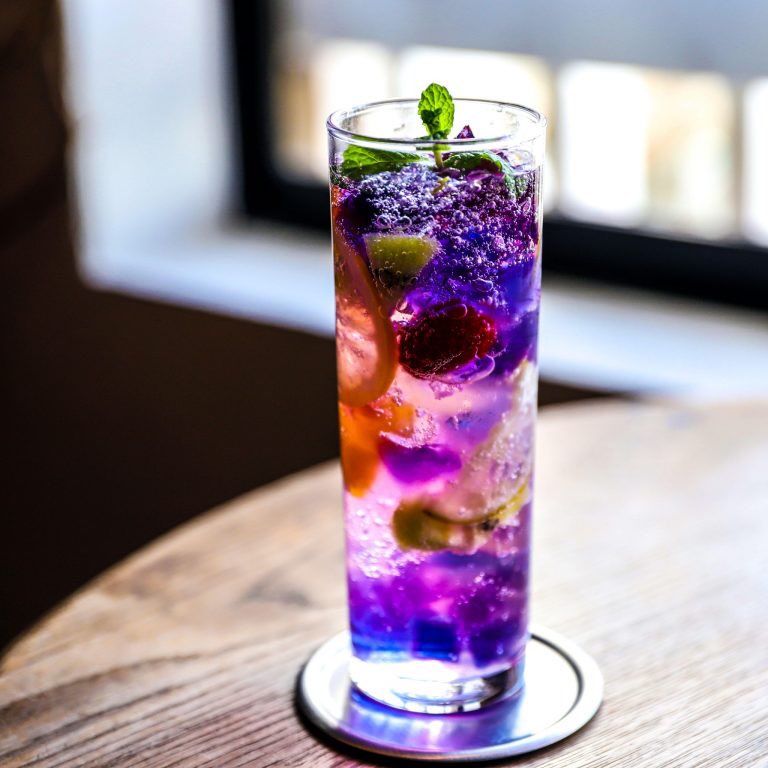 京都のCachetteっていうドライフラワー屋さんのカフェドリンク、店内もそうだけど可愛過ぎる